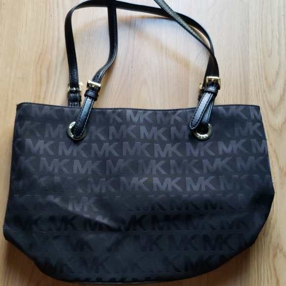 Michael Kors Handbags - MICHAEL KORS Black Purse Shoulder Bag